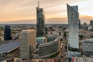 Read more about the article Rozwój usług światłowodowych w Warszawie