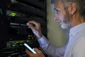 Read more about the article Pomiary kabli światłowodowych – klucz do efektywności sieci