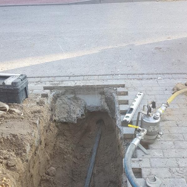 Budowa sieci telekomunikacyjnych i światłowodowej